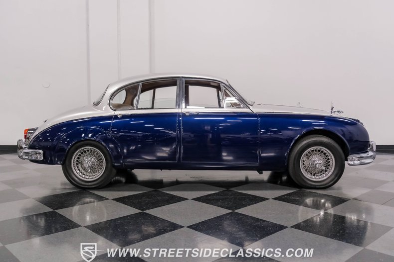 Jaguar-Mark-ii-1962-Blue-Biscuit-19