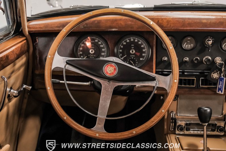 Jaguar-Mark-ii-1962-Blue-Biscuit-2