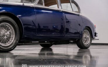 Jaguar-Mark-ii-1962-Blue-Biscuit-26