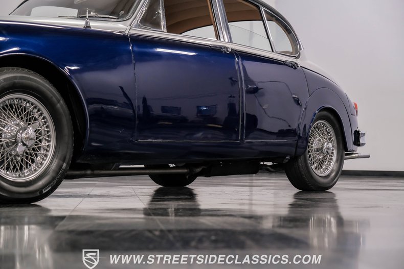 Jaguar-Mark-ii-1962-Blue-Biscuit-26