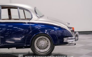 Jaguar-Mark-ii-1962-Blue-Biscuit-30