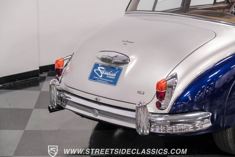 Jaguar-Mark-ii-1962-Blue-Biscuit-32