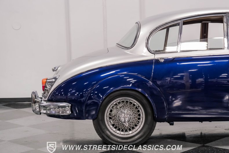 Jaguar-Mark-ii-1962-Blue-Biscuit-35