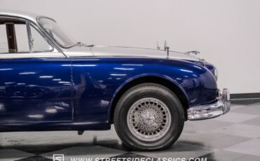 Jaguar-Mark-ii-1962-Blue-Biscuit-36