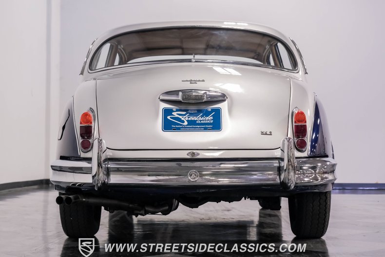 Jaguar-Mark-ii-1962-Blue-Biscuit-38