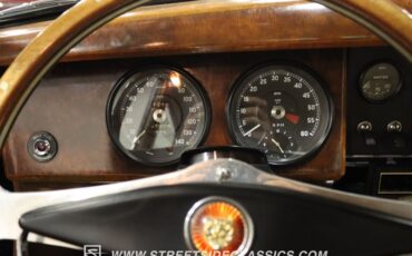 Jaguar-Mark-ii-1962-Blue-Biscuit-4