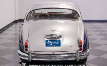 Jaguar-Mark-ii-1962-Blue-Biscuit-40