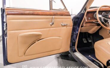 Jaguar-Mark-ii-1962-Blue-Biscuit-47