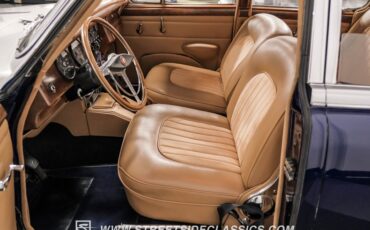 Jaguar-Mark-ii-1962-Blue-Biscuit-49