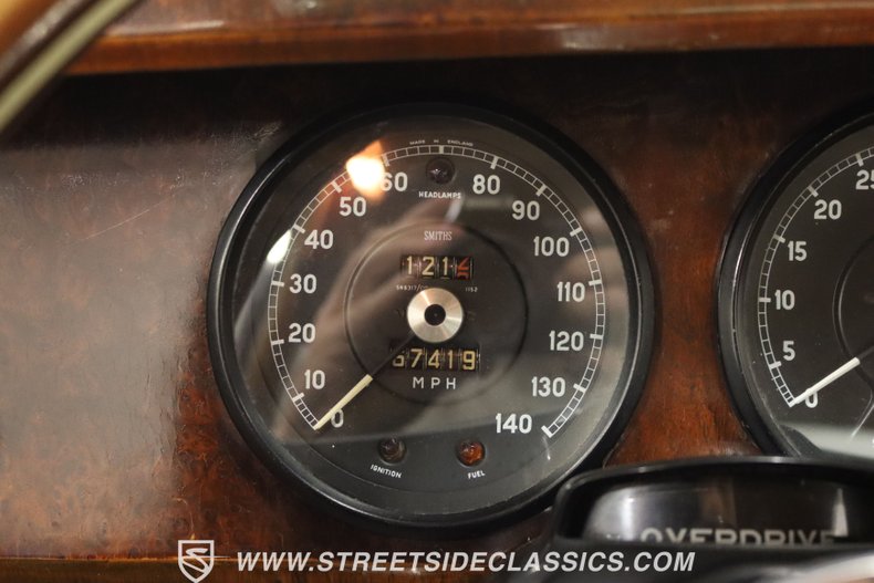 Jaguar-Mark-ii-1962-Blue-Biscuit-5