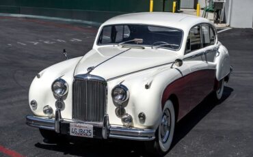 Jaguar-Mark-ix-1959-White-Black-2