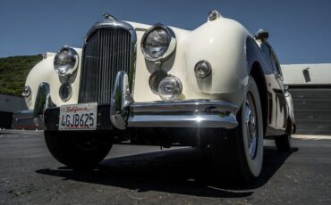 Jaguar-Mark-ix-1959-White-Black-20