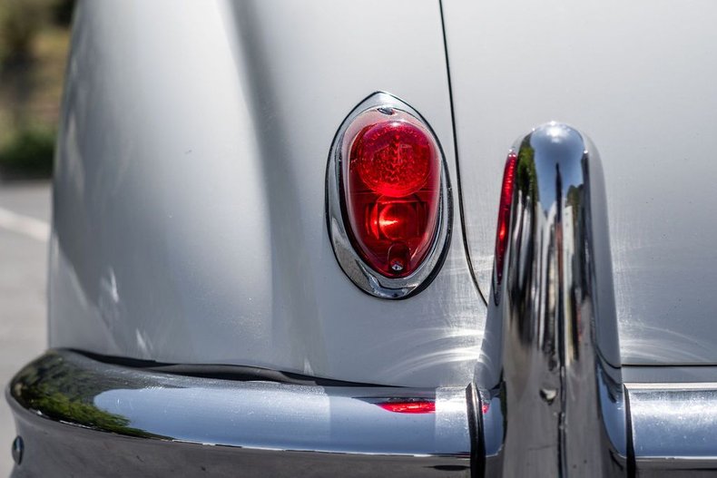 Jaguar-Mark-ix-1959-White-Black-46