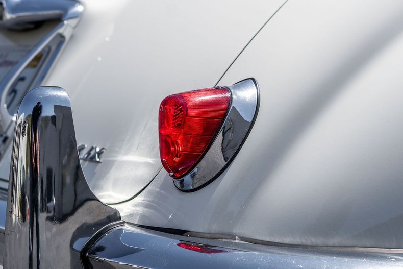 Jaguar-Mark-ix-1959-White-Black-48