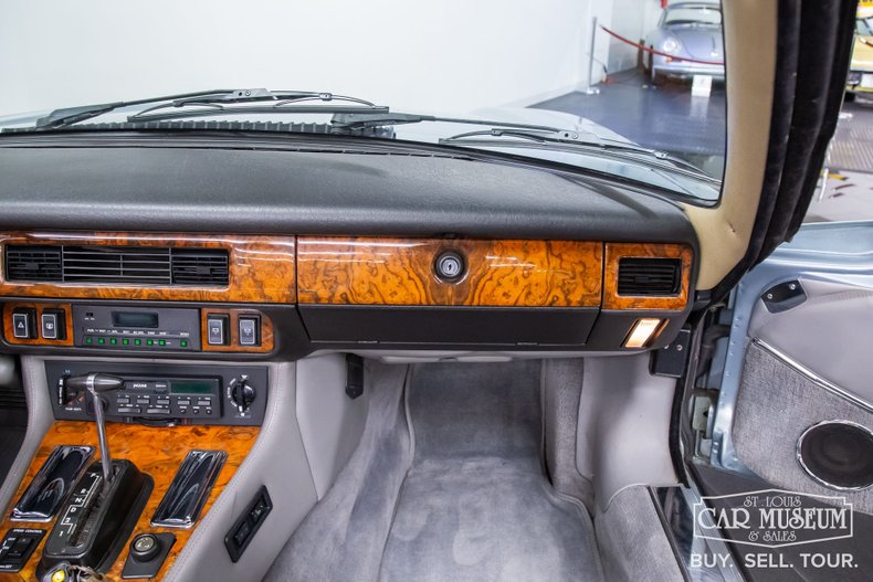 Jaguar-Other-1990-Blue-Metallic-Gray-Leather-23
