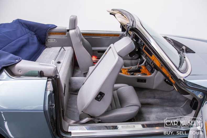 Jaguar-Other-1990-Blue-Metallic-Gray-Leather-29