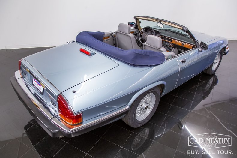 Jaguar-Other-1990-Blue-Metallic-Gray-Leather-32