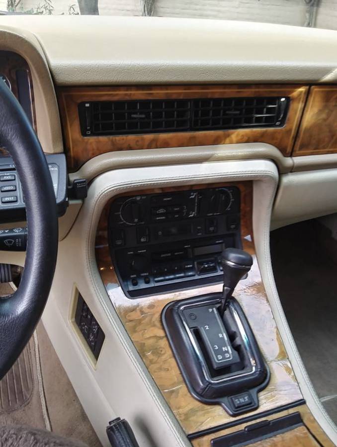 Jaguar-Vanden-plas-1994-4