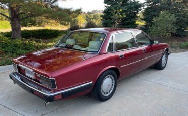 Jaguar-XJ-1993-Sedan-3