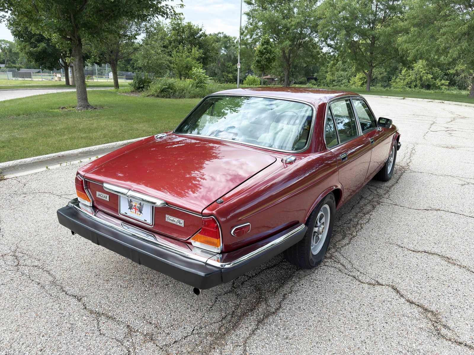 Jaguar-XJ-6-Series-III-1987-10