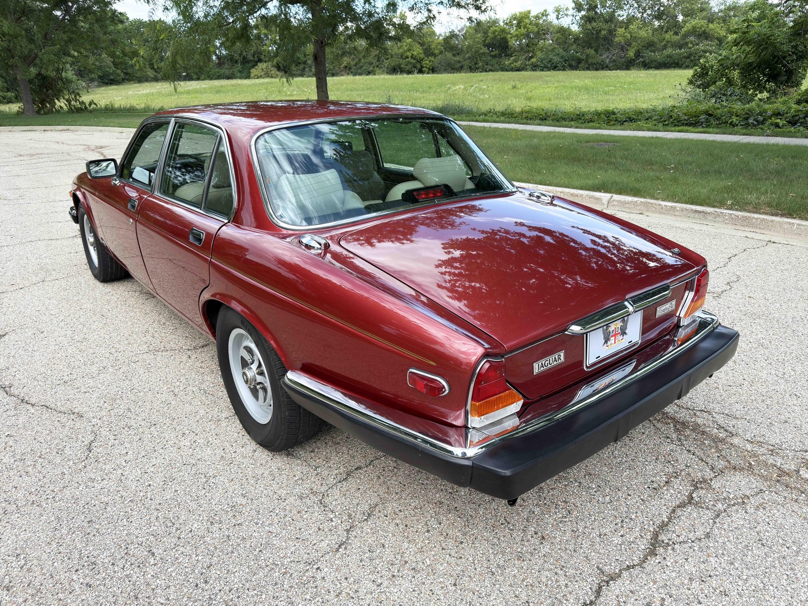 Jaguar-XJ-6-Series-III-1987-14