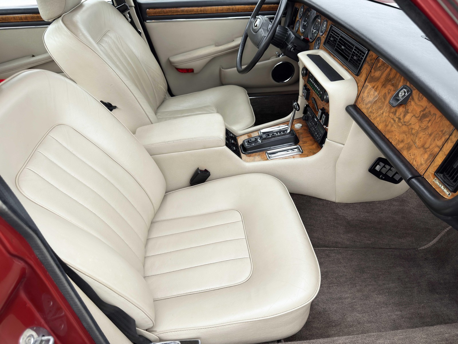 Jaguar-XJ-6-Series-III-1987-27