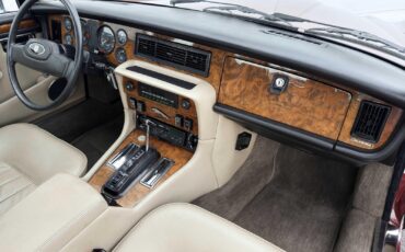 Jaguar-XJ-6-Series-III-1987-28