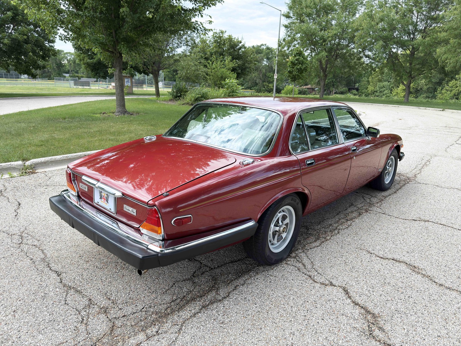 Jaguar-XJ-6-Series-III-1987-9