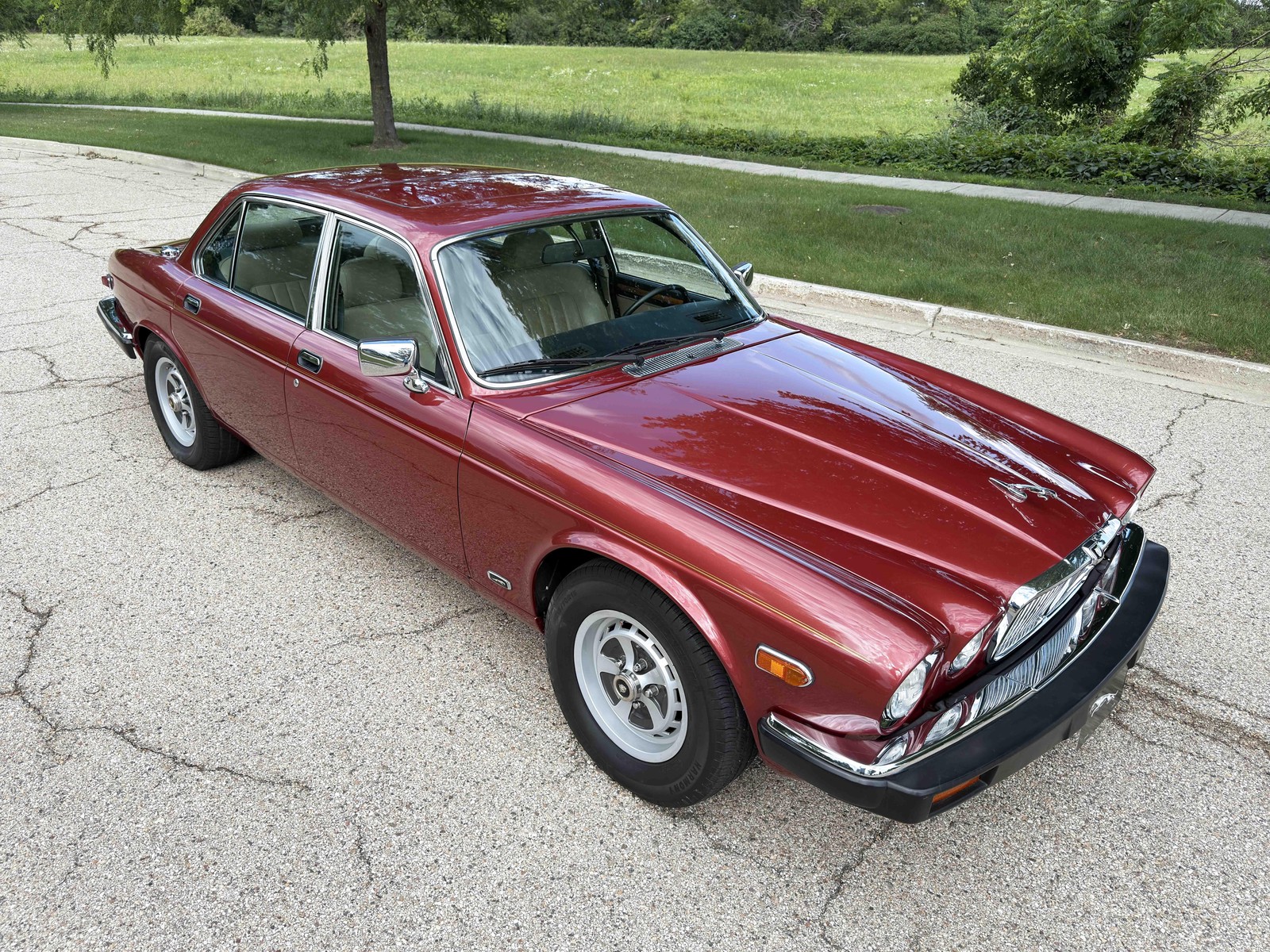 Jaguar-XJ-6-Series-III-1987