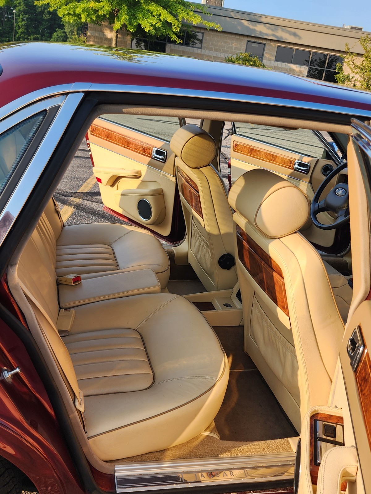 Jaguar-XJ6-1992-Sedan-12