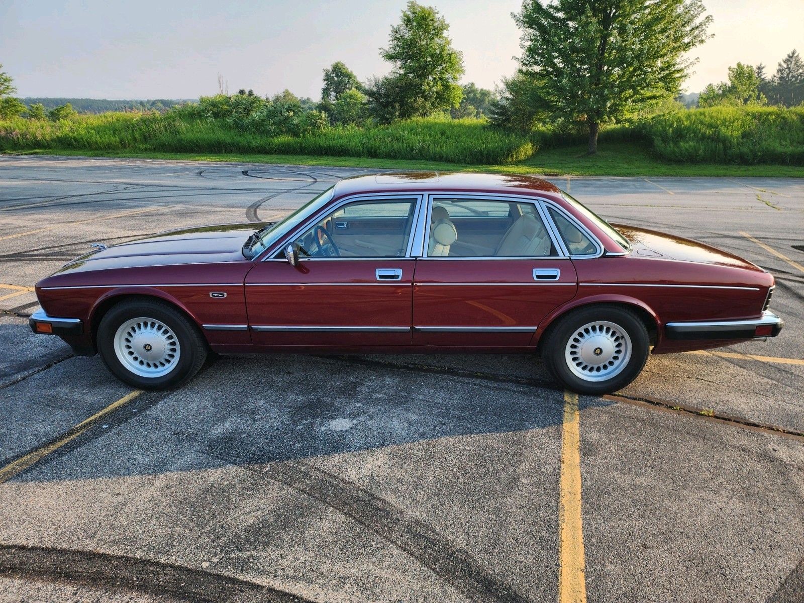 Jaguar-XJ6-1992-Sedan