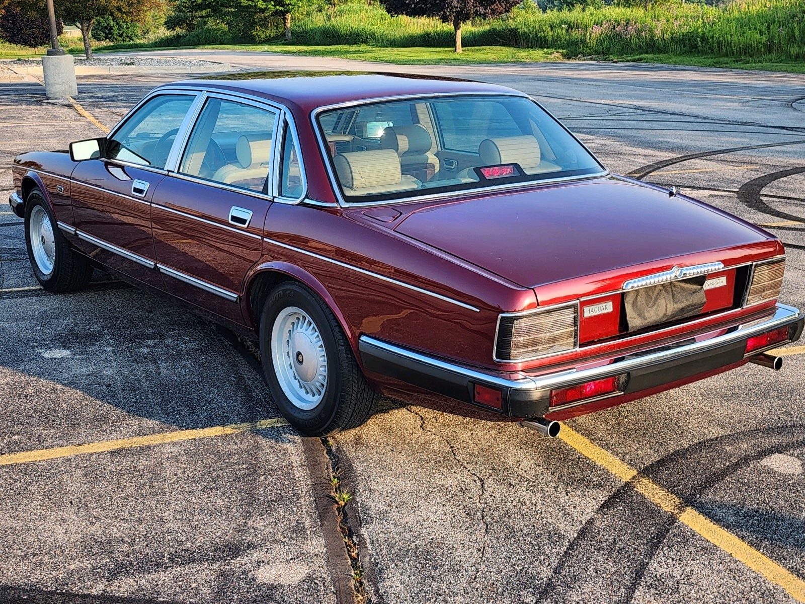 Jaguar-XJ6-1992-Sedan-4