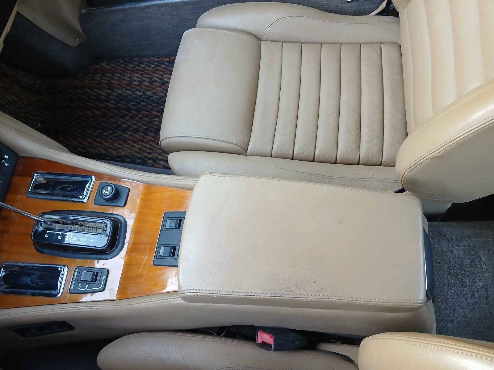 Jaguar-XJS-1990-Coupe-28