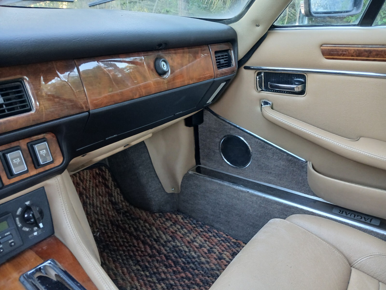 Jaguar-XJS-1990-Coupe-33