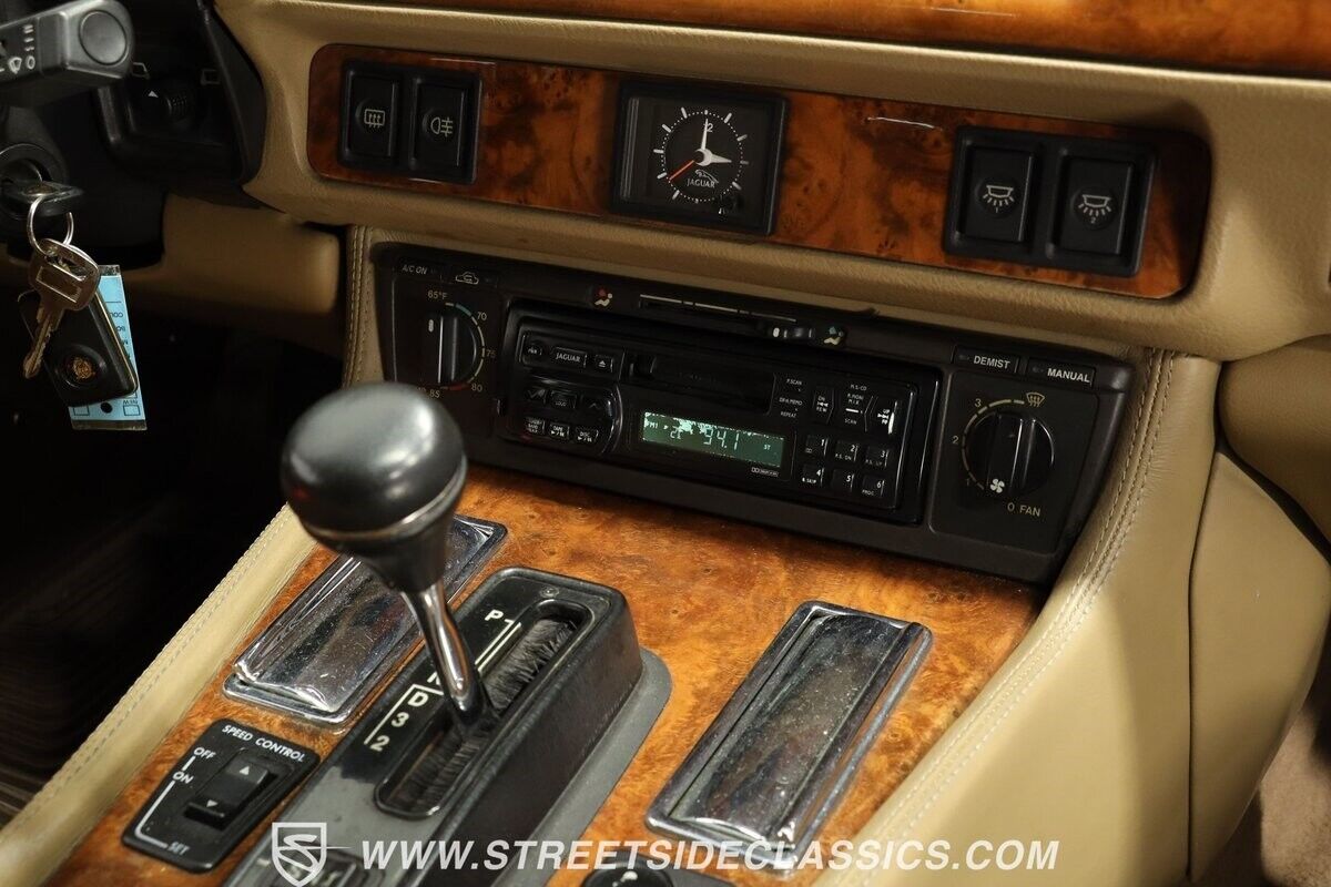 Jaguar-XJS-1995-Convertible-39
