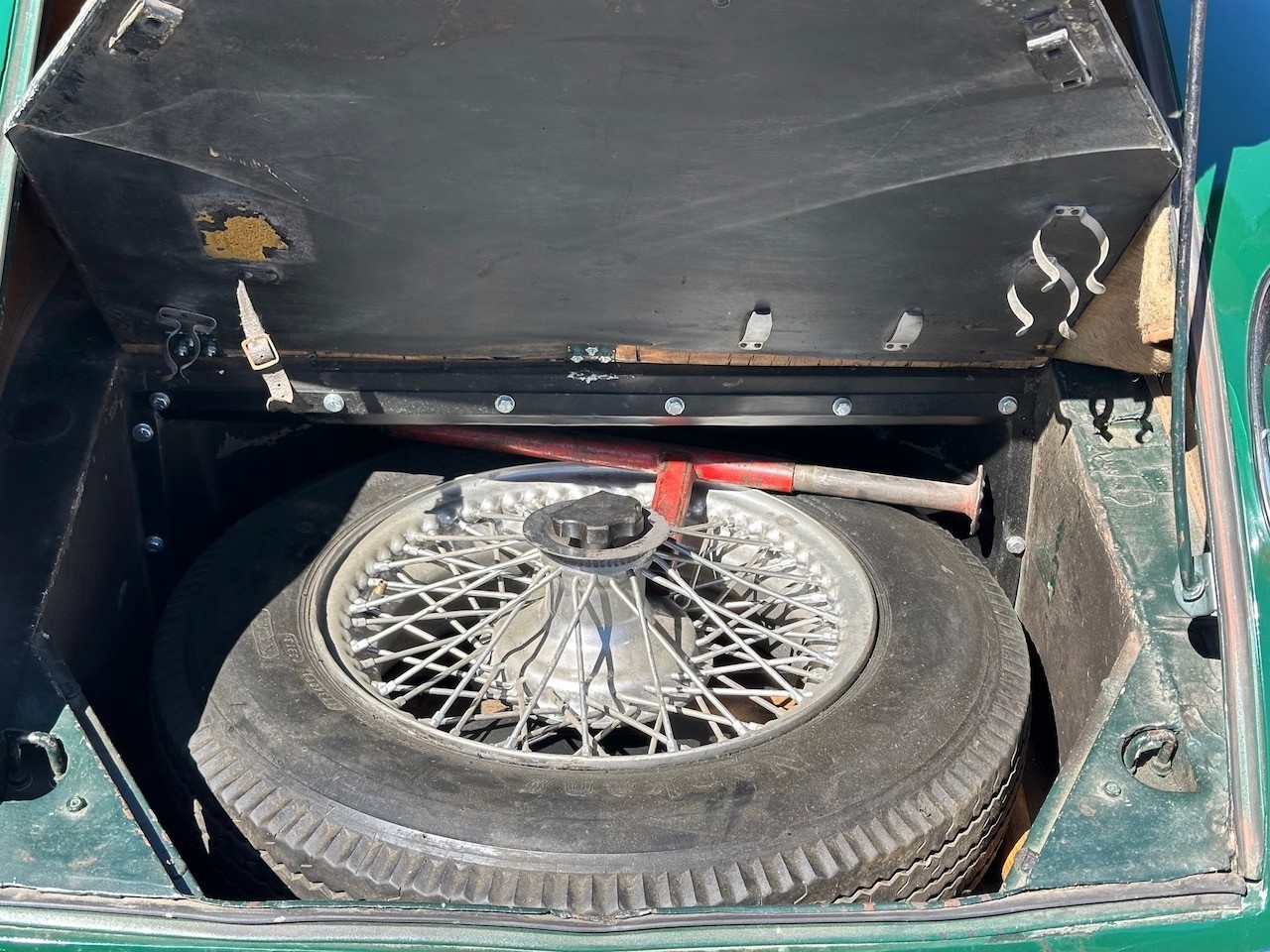 Jaguar-XK140-MC-1955-Convertible-23