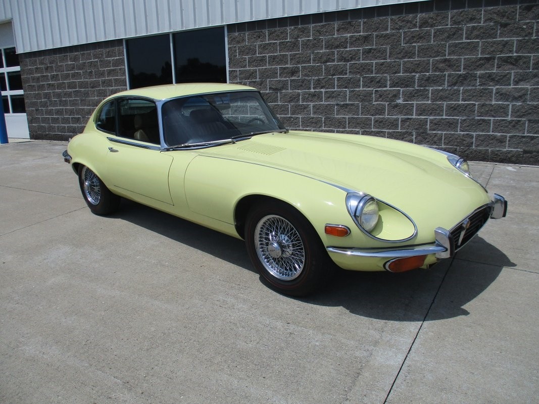 Jaguar-XKE-22-V12-1972-1