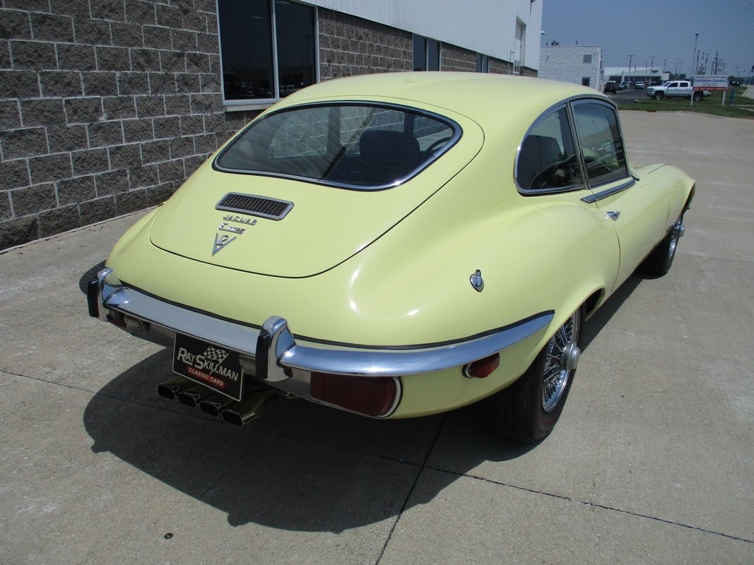 Jaguar-XKE-22-V12-1972-11