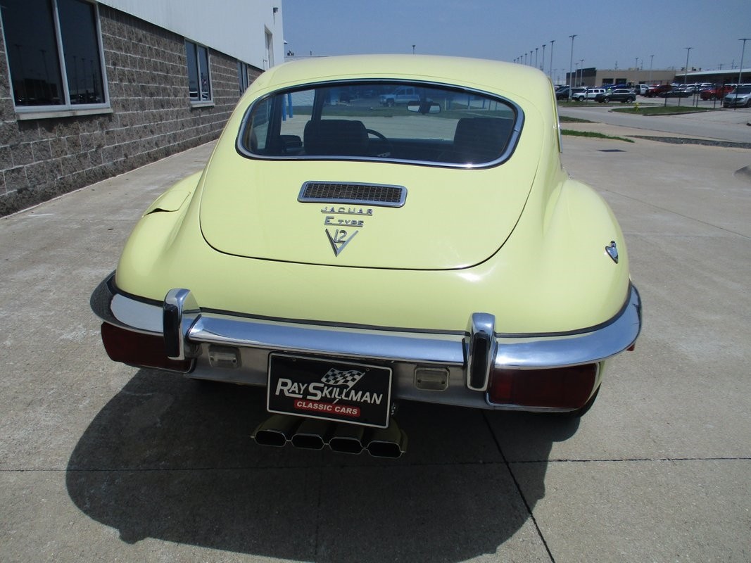 Jaguar-XKE-22-V12-1972-12
