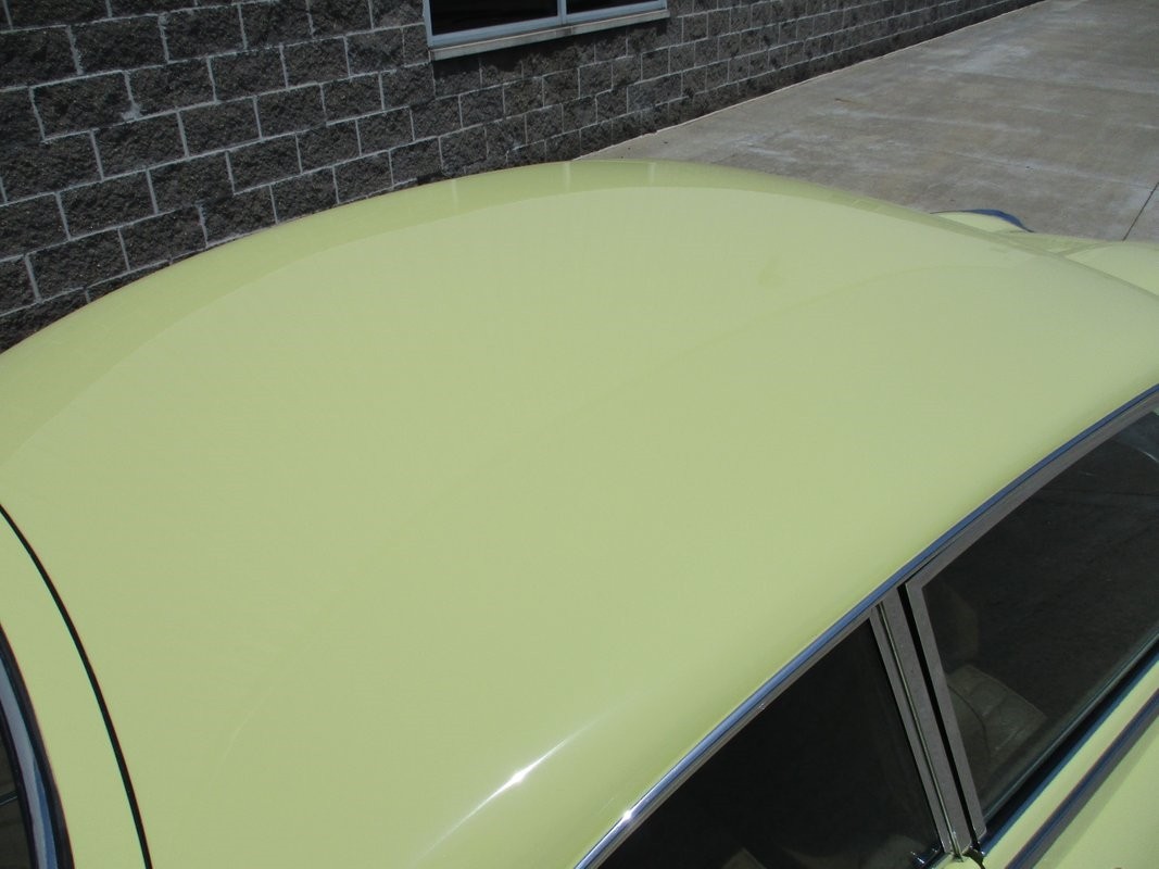 Jaguar-XKE-22-V12-1972-17