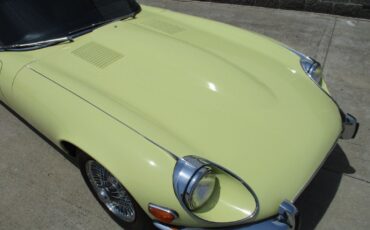 Jaguar-XKE-22-V12-1972-20