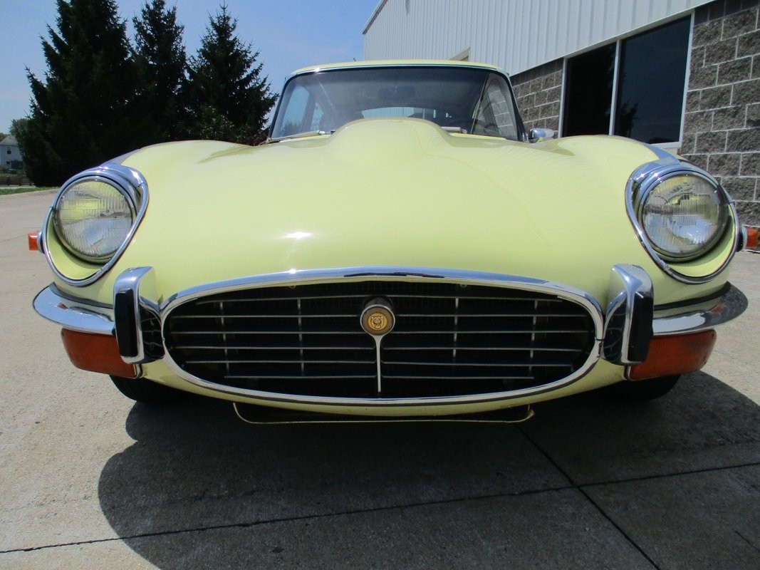 Jaguar-XKE-22-V12-1972-22