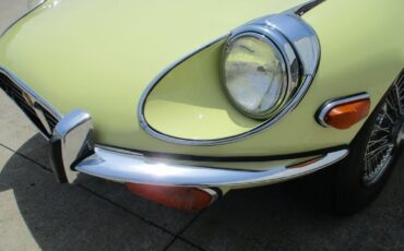Jaguar-XKE-22-V12-1972-23