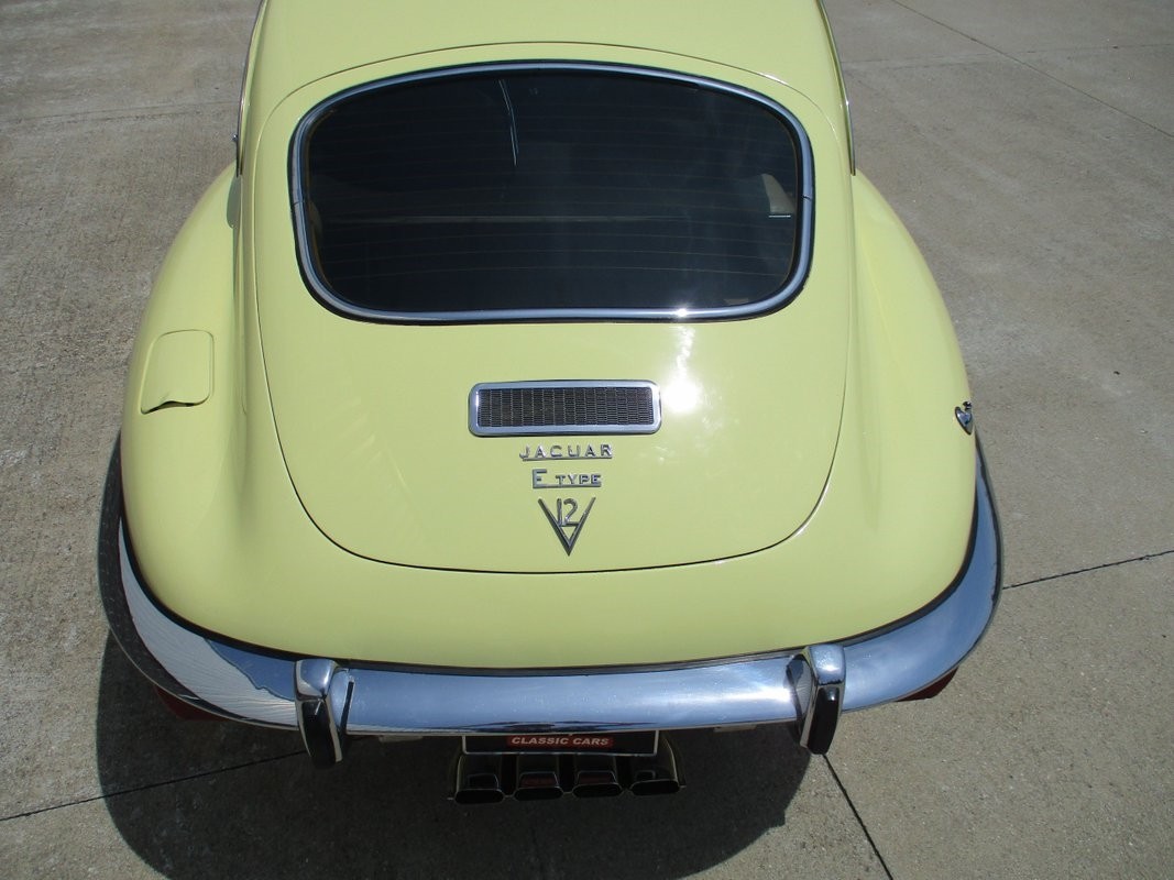 Jaguar-XKE-22-V12-1972-26