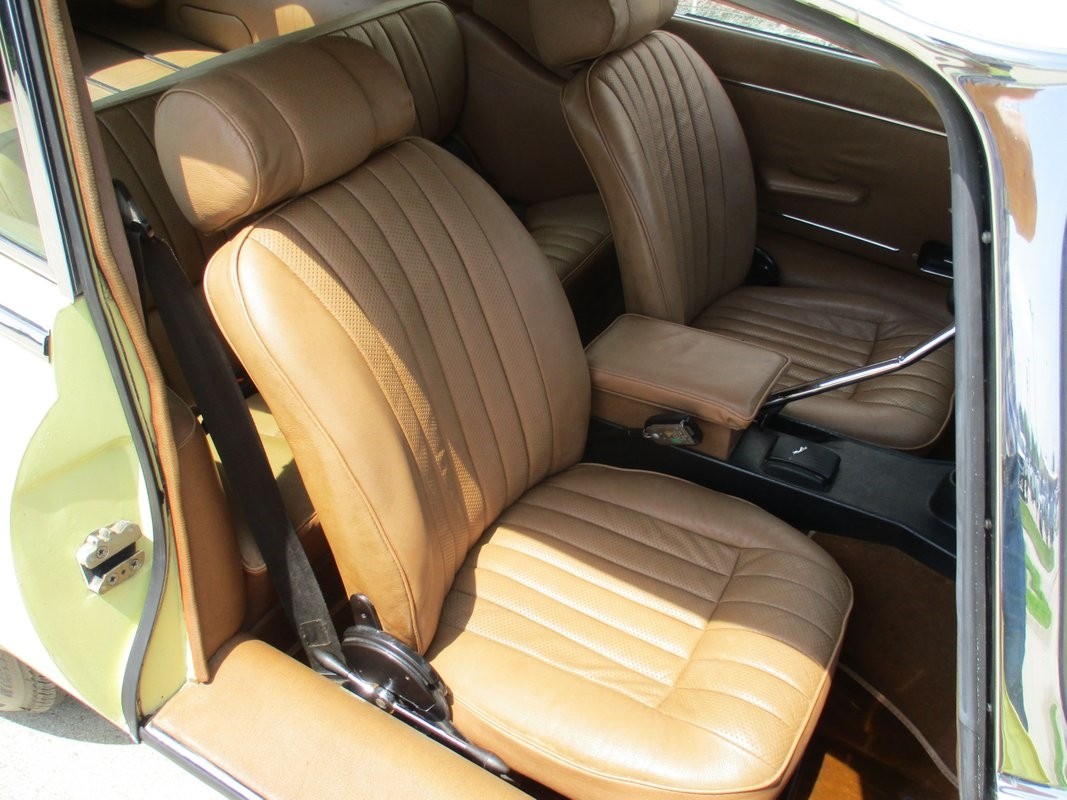 Jaguar-XKE-22-V12-1972-31