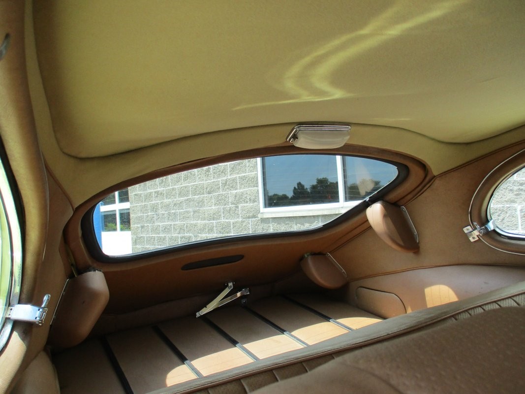 Jaguar-XKE-22-V12-1972-37