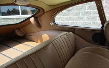Jaguar-XKE-22-V12-1972-38