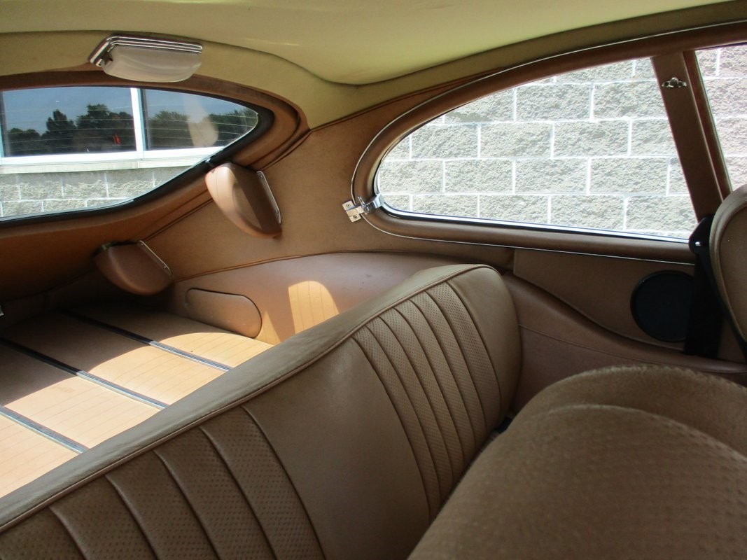 Jaguar-XKE-22-V12-1972-38