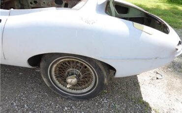 Jaguar-XKE-E-Type-Series-1-Roadster-Project-2876-1963-35