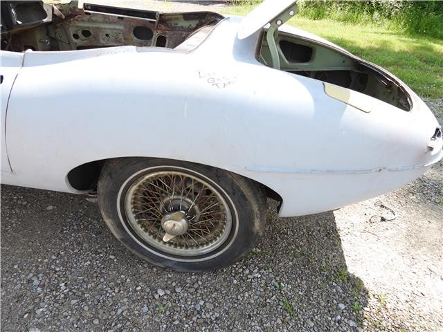 Jaguar-XKE-E-Type-Series-1-Roadster-Project-2876-1963-35